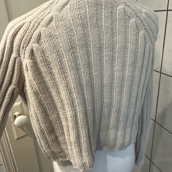 American Eagle Crop Turtleneck Sweater - Picture 7 of 7